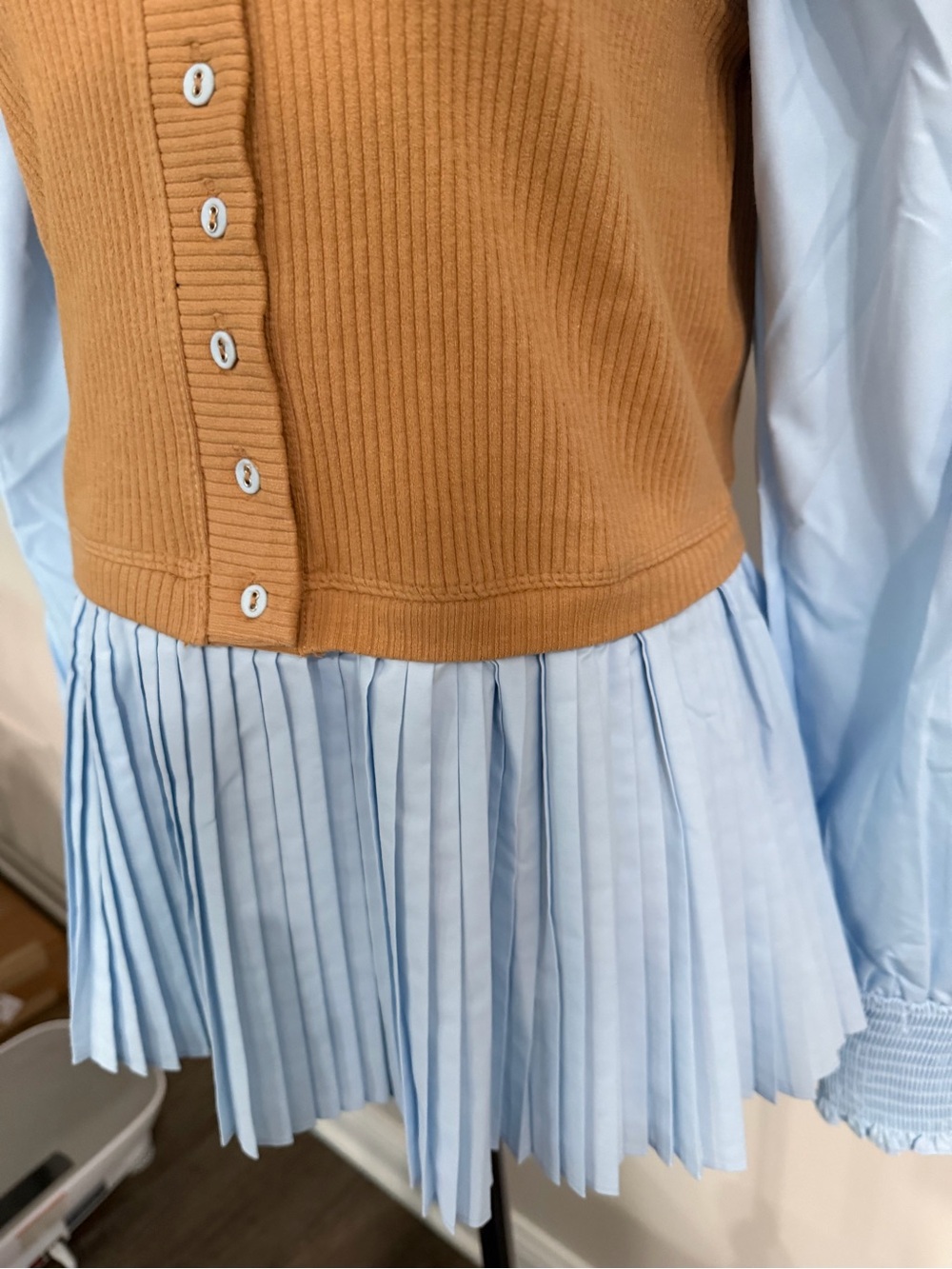 Anthropologie Women’s Ribbed Button-Front Pleated Light Blue Blouse M - Picture 5 of 12